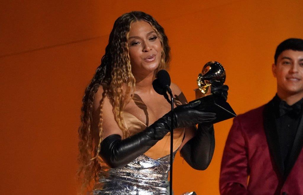 Beyoncé emerges as Grammys queen; Styles wins album honour