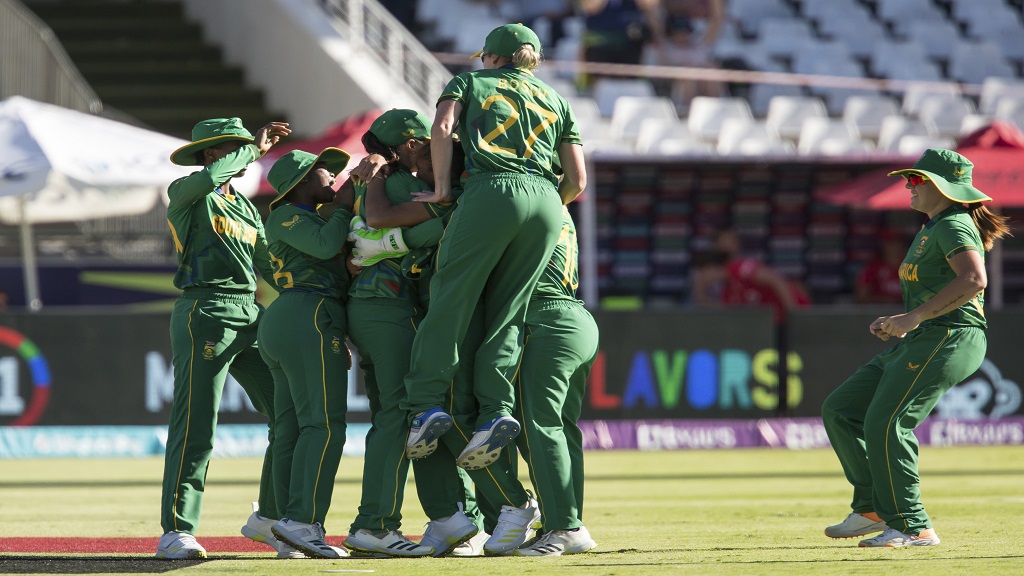 South Africa upset England to make T20 World Cup final