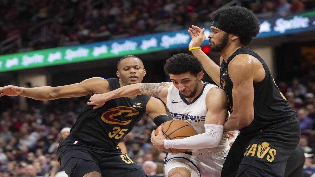 NBA: Cavaliers move closer to playoff spot beating Grizzlies 110-98