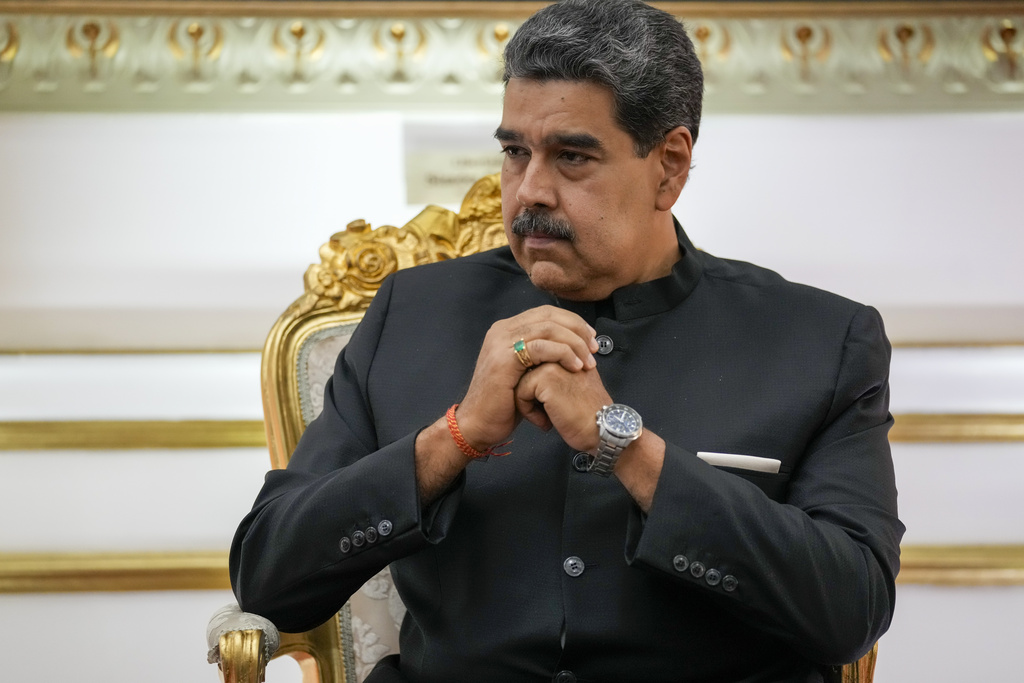 US reimposes oil sanctions on Venezuela