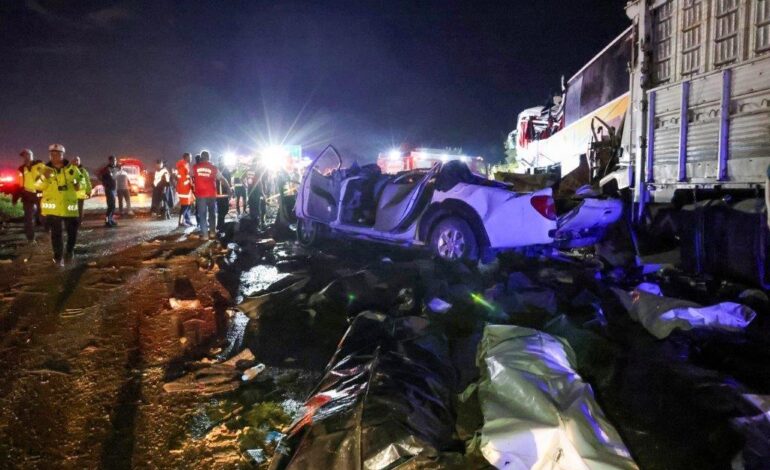 Bus crashes into vehicles in Turkey, leaving 10 dead and 39 injured
