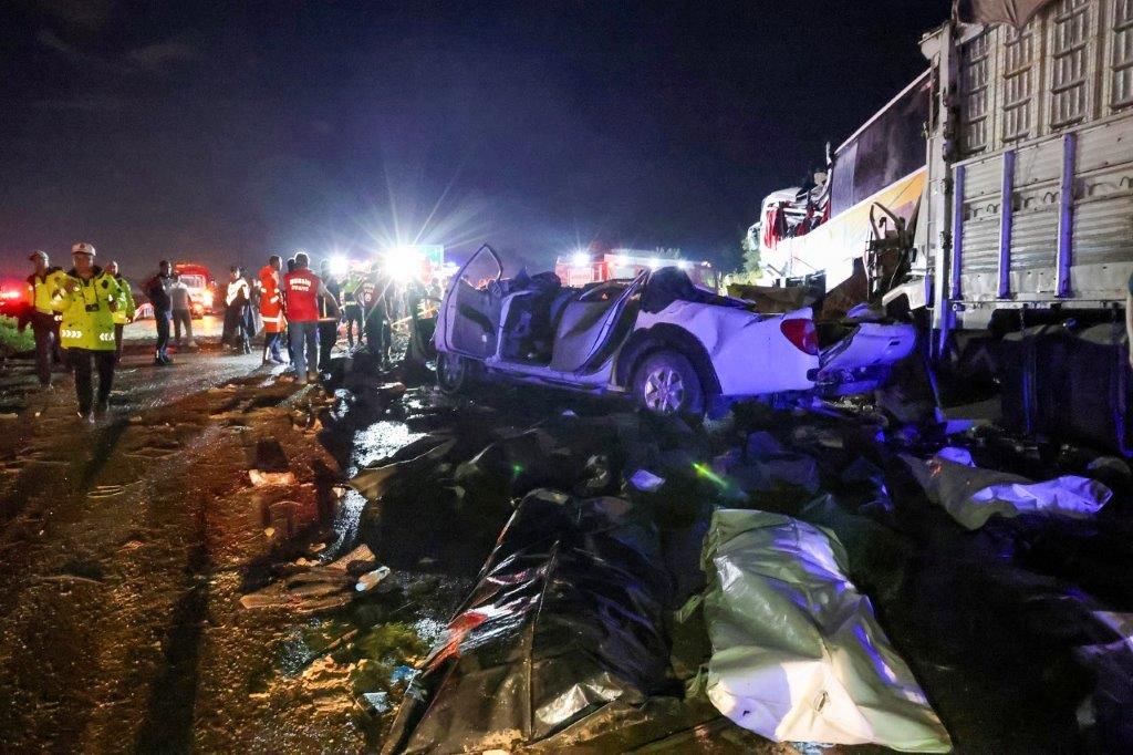 Bus crashes into vehicles in Turkey, leaving 10 dead and 39 injured