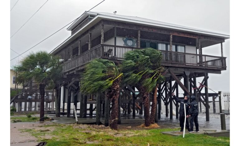 TS Debby bringing heavy rain, major flood threat to south-eastern US