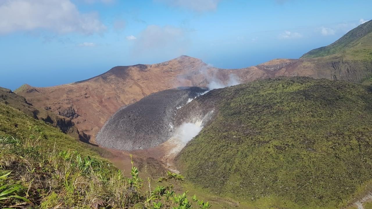 SVG: Investigation launched into strange activity at La Soufrière