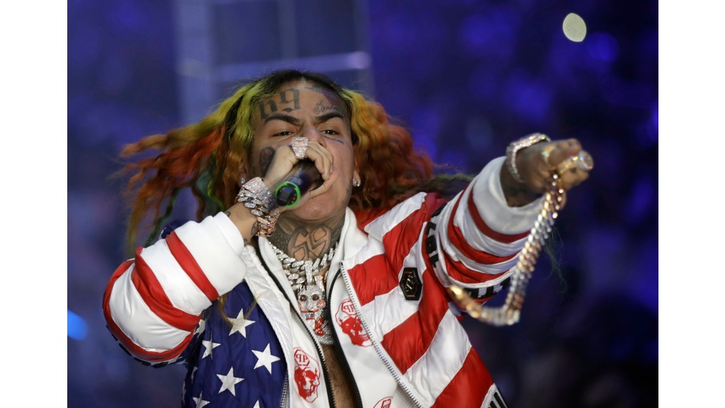 Tekashi 6ix9ine is detained in New York on parole violation claims