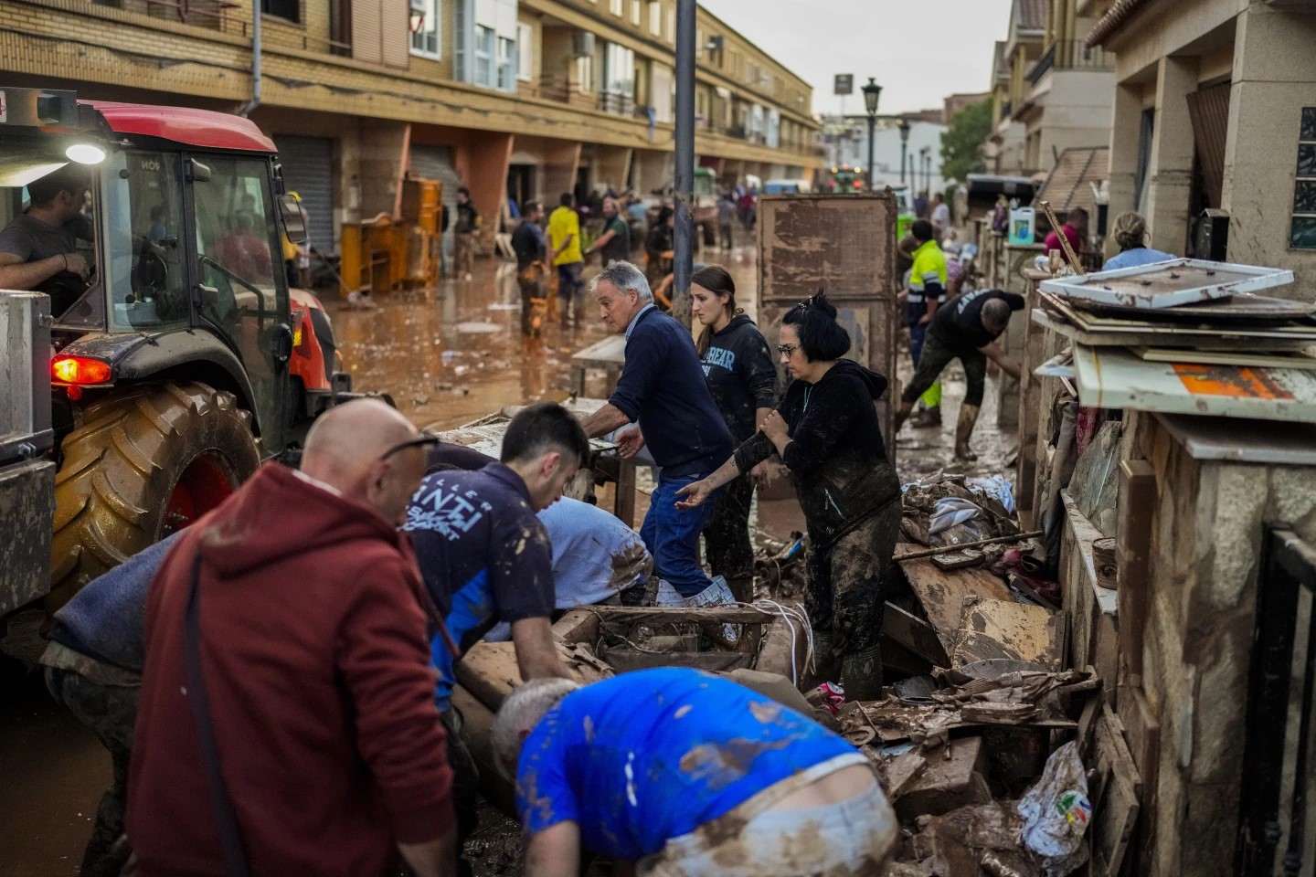 Spain: Search on for bodies, unprecedented flooding claims over 158