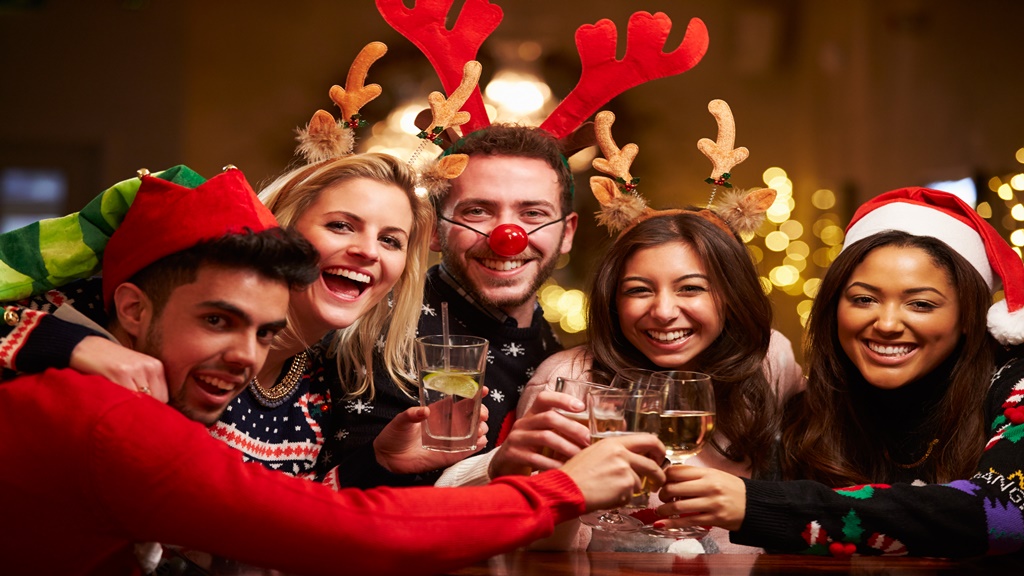 5 creative ideas for hosting the ultimate Christmas party